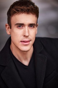 الممثل Daniel Bateman