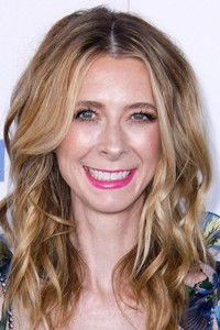 الممثل Dawn Luebbe