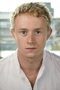 الممثل Dean Ridge