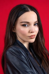 الممثل Dove Cameron