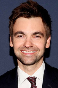الممثل Drew Tarver