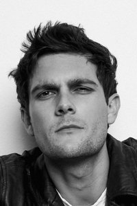 الممثل Dylan McTee