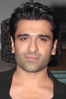 الممثل Eijaz Khan
