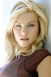 الممثل Elisha Cuthbert