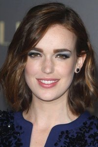 الممثل Elizabeth Henstridge