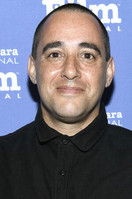 المخرج Elliott Lester