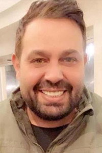 الممثل Emad Farajin