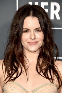 الممثل Emily Hampshire