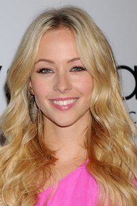 الممثل Emily Montague