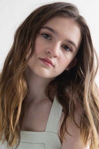 الممثل Emma Nelson