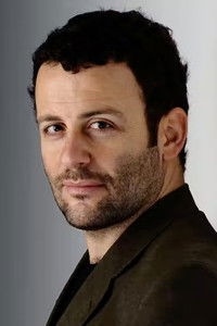 الممثل Erdil Yasaroglu