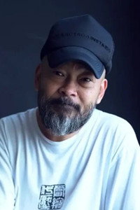 الممثل Eric Kot