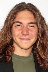 الممثل Evan Adams