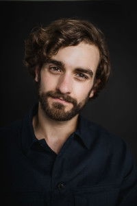 الممثل Evan Hengst