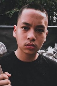 الممثل Fatih Unru