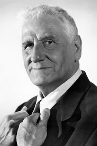 الممثل Finlay Currie