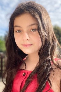 الممثل Fleur Tashjian