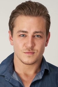 الممثل Forest Quaglia