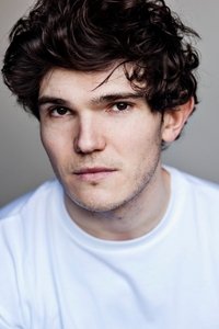 الممثل Fra Fee