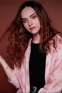 الممثل Francisca Armstrong