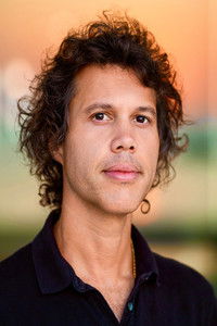 المخرج Frank E. Flowers