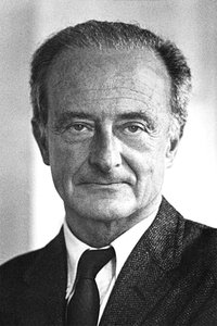 المخرج Fred Zinnemann