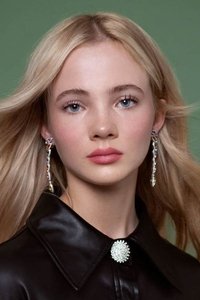 الممثل Freya Allan