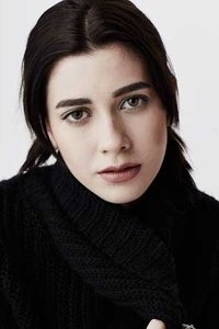 الممثل Gözde Mutluer