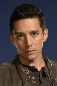 الممثل Gabriel Luna