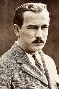 الممثل Glen Cavender