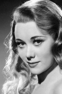الممثل Glynis Johns