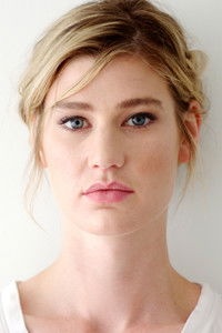 الممثل Grace Glowicki