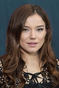 الممثل Hanna Mangan Lawrence