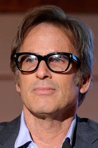 المخرج Hart Bochner