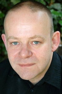 الممثل Huw Higginson