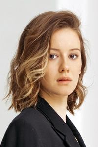 الممثل Irina Starshenbaum