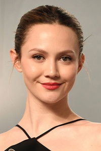 الممثل Iris Apatow