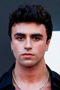 الممثل Itzan Escamilla