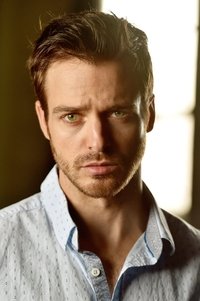 الممثل Jake Stormoen