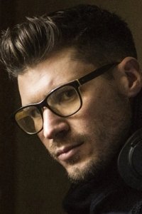 المخرج James Nunn