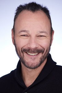 الممثل James Tackett