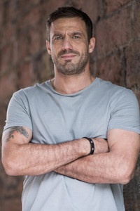 الممثل Jamie Lomas