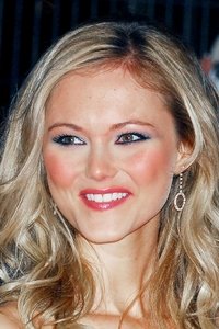 الممثل Jayne Wisener