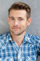 الممثل Jeff Gladstone