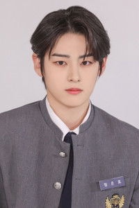 الممثل Jeong Jun-ho