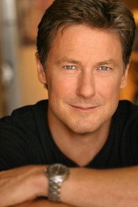 الممثل John Allen Nelson