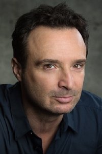 الممثل John Cassini