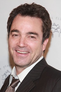 الممثل Jon Tenney
