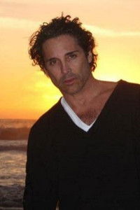 المخرج Jonathan Baker