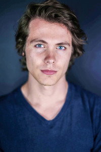 الممثل Jonathan Blair